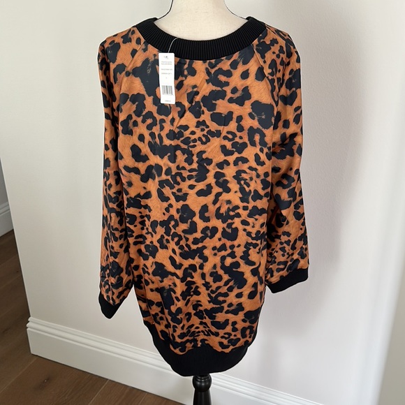 NWT bebe animal print sweater dress size L - Picture 3 of 3